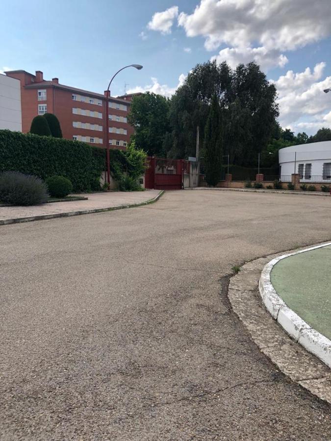 Residencia Hospital Del Rey Hostel Burgo Екстериор снимка